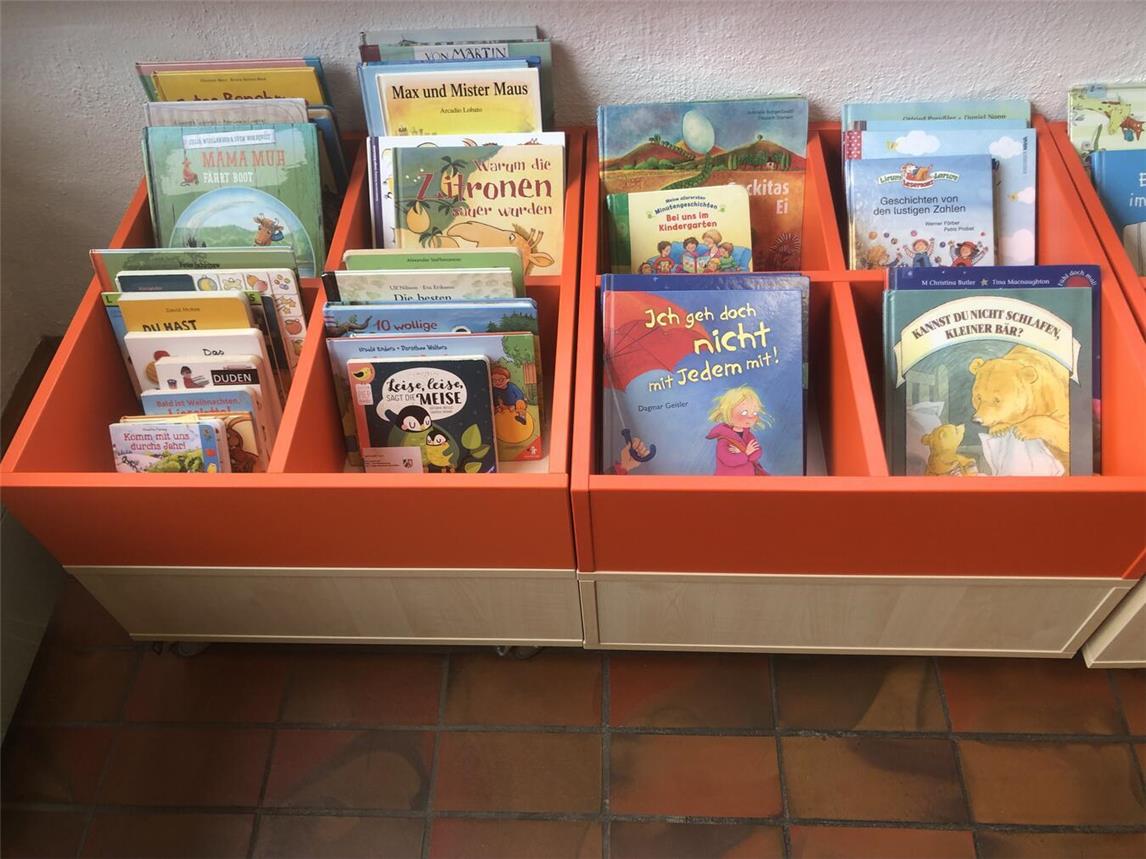 Bücherbestand in der Öffentlichen Bücherei Issum aufgestockt