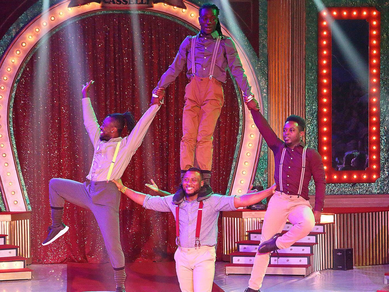Verblüffende Artistik im Xantener Weihnachtscircus Verblüffende Artistik im Xantener Weihnachtscircus