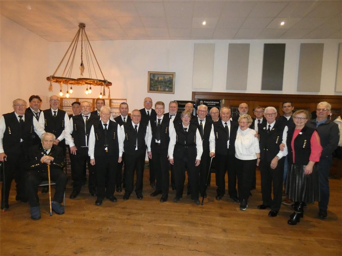 Neue Bergbauwesten für die Sevelener Knappen