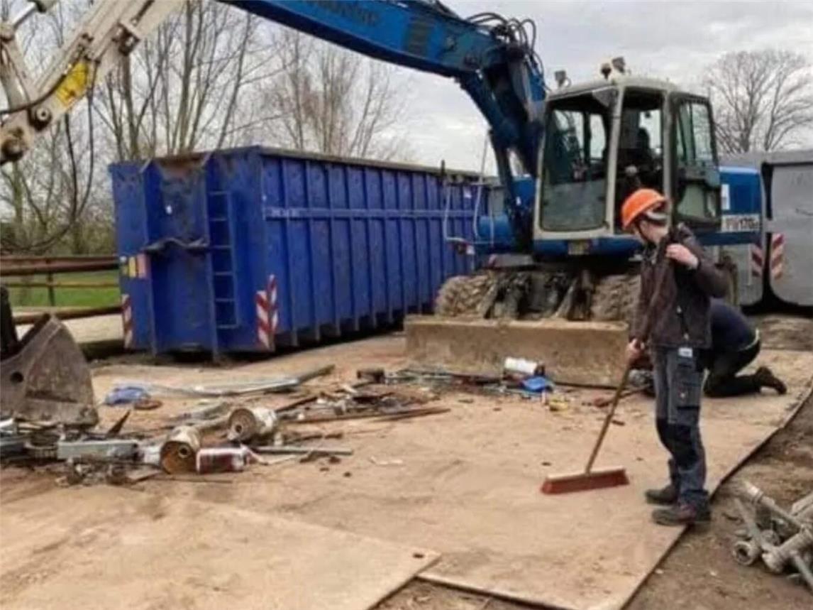 Freiwillige Feuerwehr Uedem sammelt Schrott