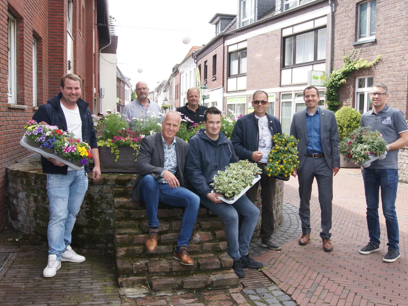Blumenspende für die Straelener Innenstadt 