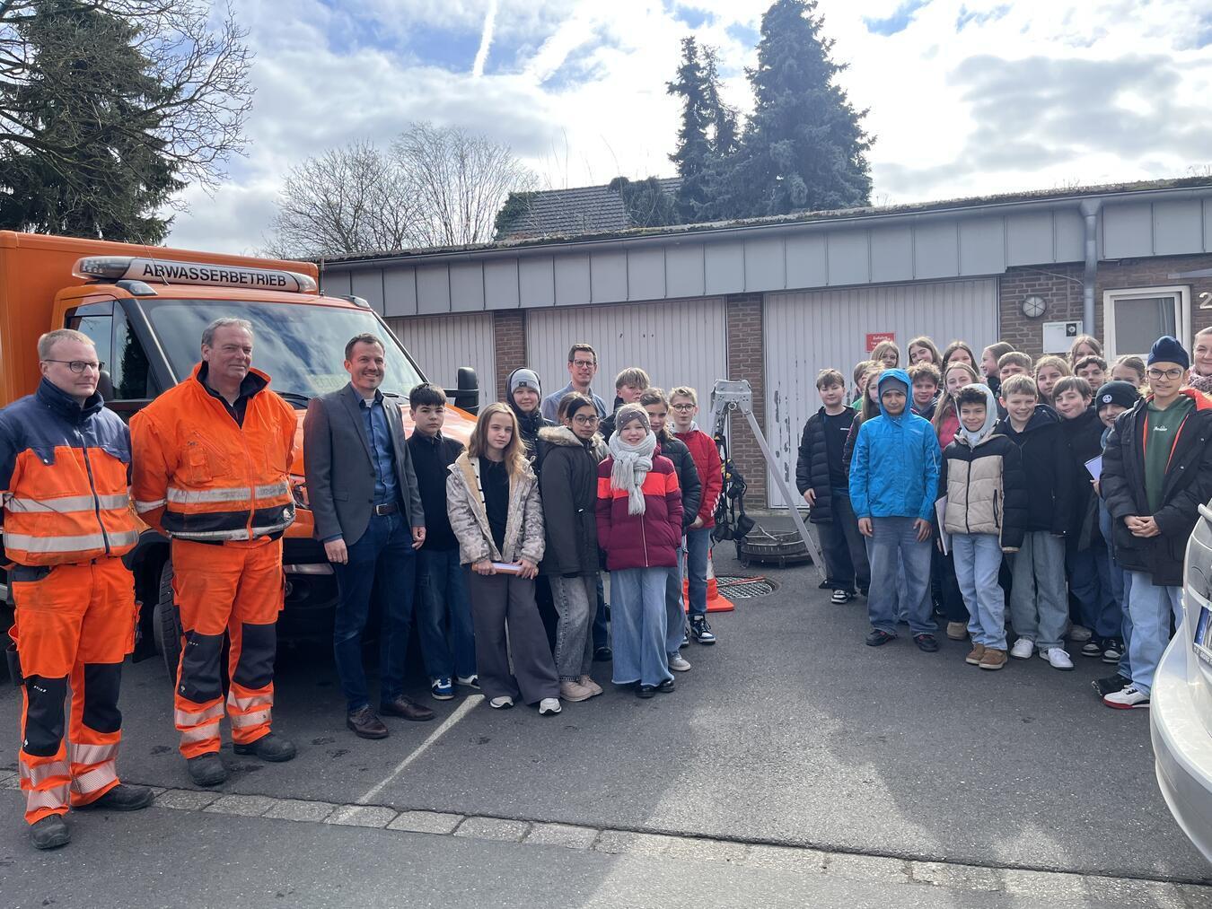 Sechste Klassen des Städtischen Gymnasiums Straelen zu Gast im Rathaus 