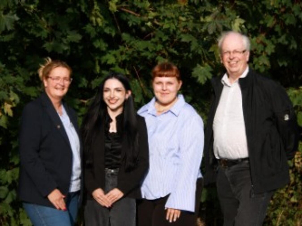 "Bürgerfraktion im Kreistag: Patricia Gerlings-Hellmanns, Jolanda Douven, Neele Marie Neufelder, Udo Holtmann, Gruppenfoto"