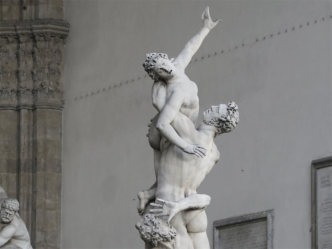 "Skulptur von Gianbologna, detailreiche Darstellung, innovative Bildhauerkunst, Foto von Ulrich Forster"