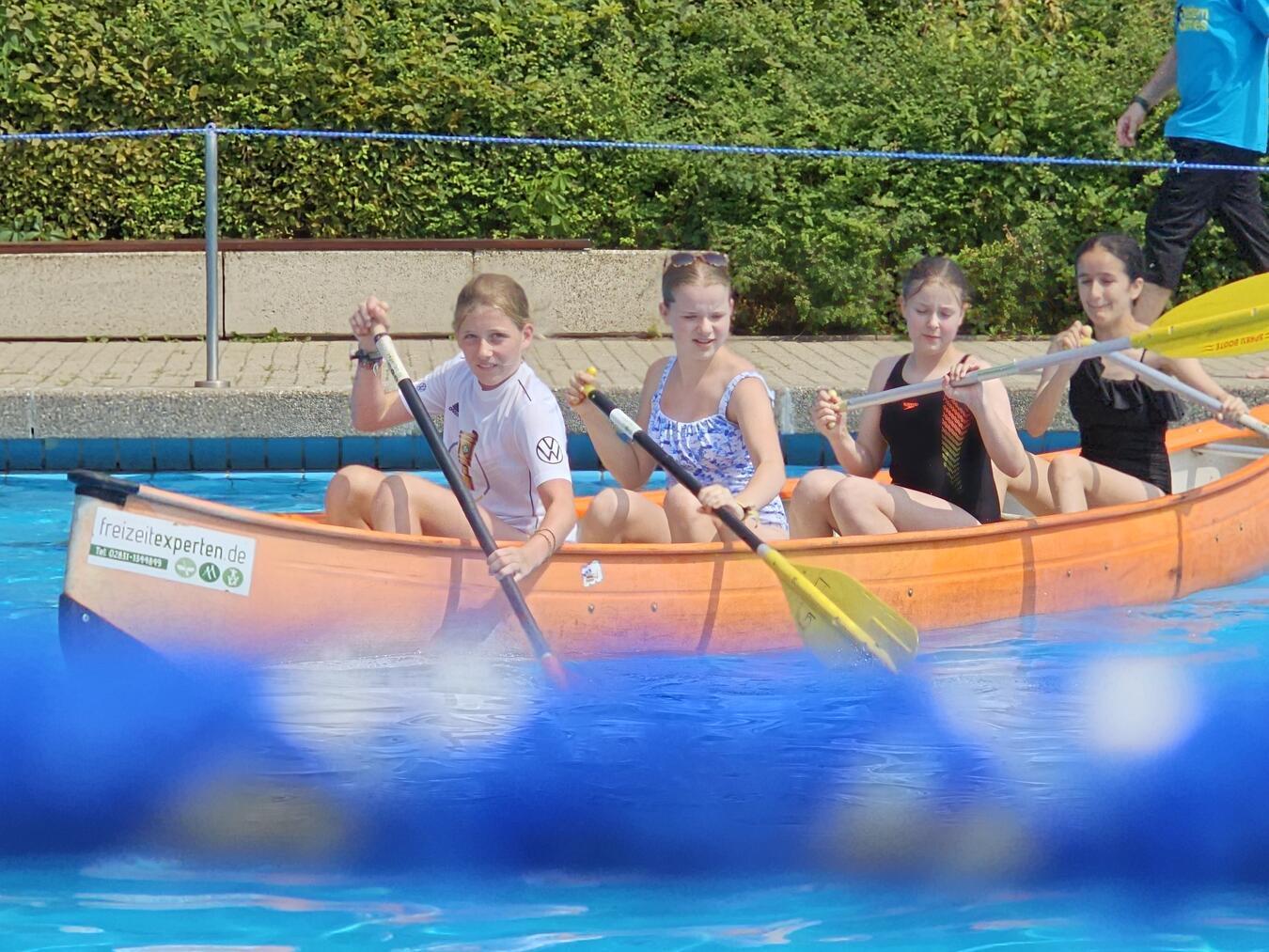 ...bis hin zum Kanufahren.