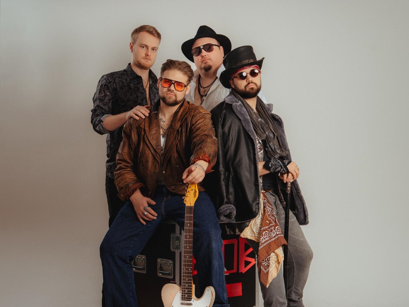 "Live-Band 'Bring your own beer' Konzert in Geldern, Fans jubeln bei Live-Musik"