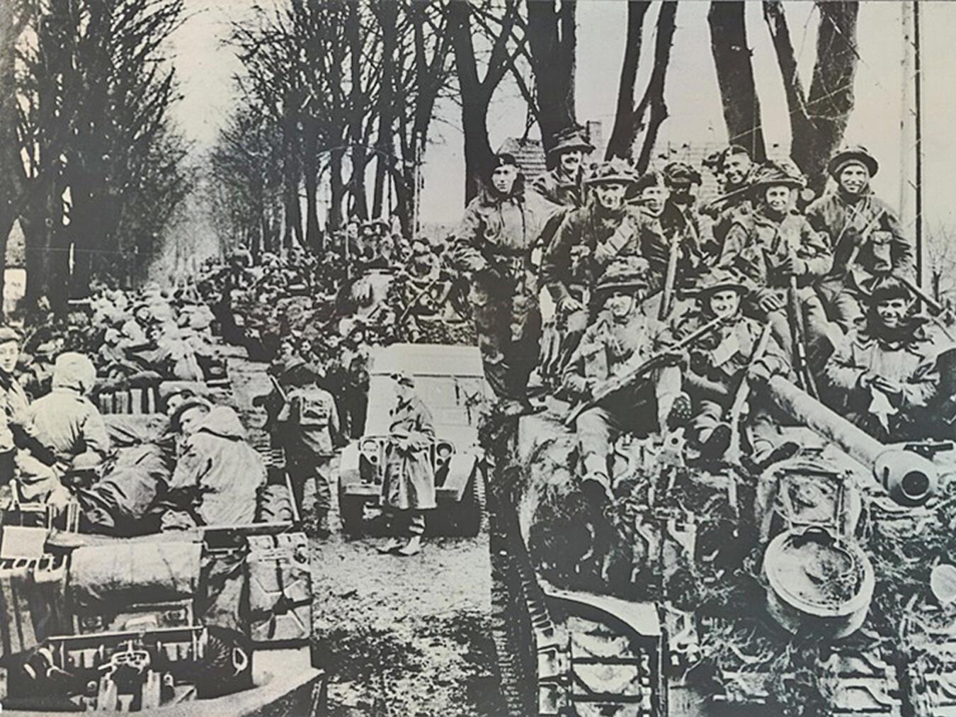 Britische und kanadische Truppen auf dem Weg von Nijmegen nach Kranenburg. Fotos: Freiheitsmuseum Groesbeek