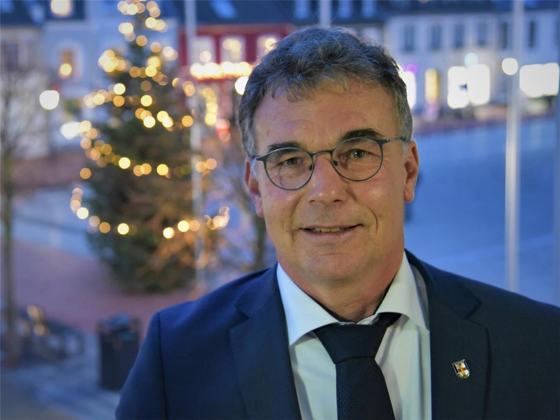 Bürgermeister Dietmar Heyde hebt den unschätzbaren Wert des Engagements der Rheinberger Bürger hervor. Foto: Stadt Rheinberg