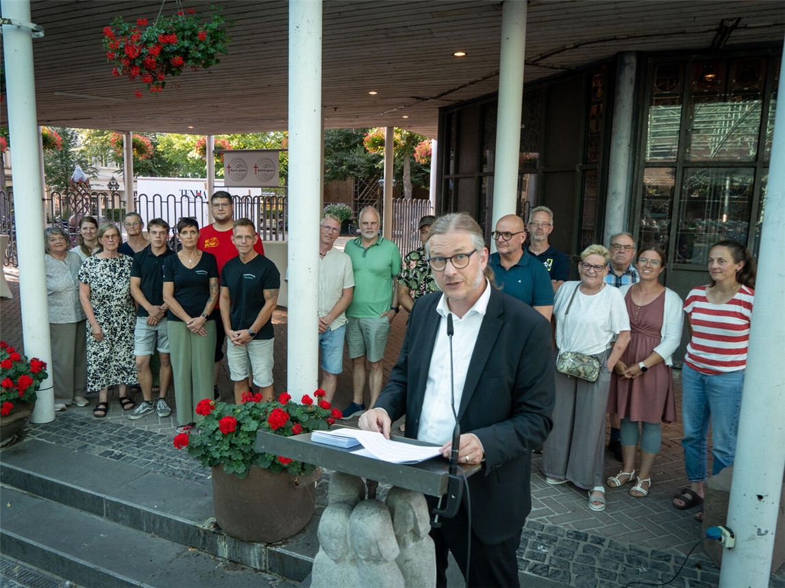 "Bürgermeister Dr. Dominik Pichler spricht über Ehrenamt in der Stadt, aufgenommen von Fotograf Gerhard Seybert"