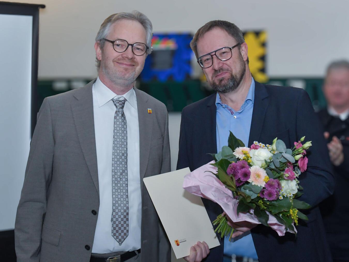 Bürgermeister Paul Hoene mit Klaus Minten.