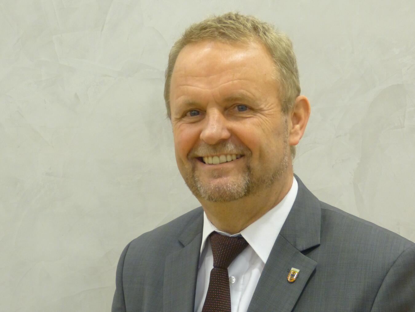 Bürgermeister Thomas Ahls bedankt sich für das Engagement der Alpener Bürger. Foto: Gemeinde Alpen