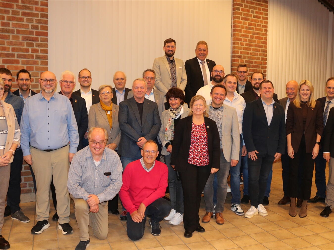 Bürgermeisterin Nadine Bogedain und der neue Gemeinderat. Foto: Gemeinde Sonsbeck