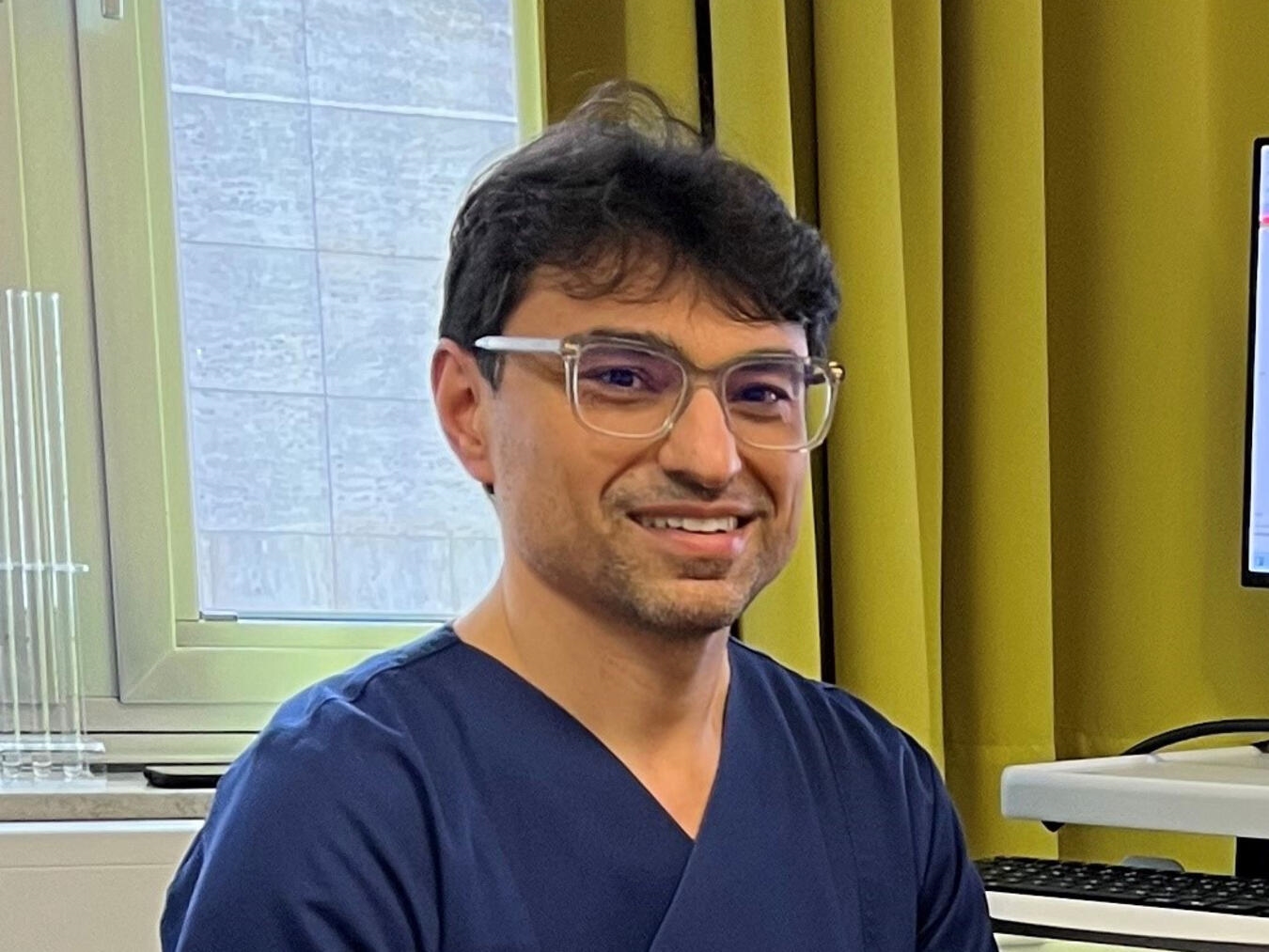 "Cetin Sen, Chefarzt Innere Medizin, St. Josef Krankenhaus Moers, Porträtfoto"