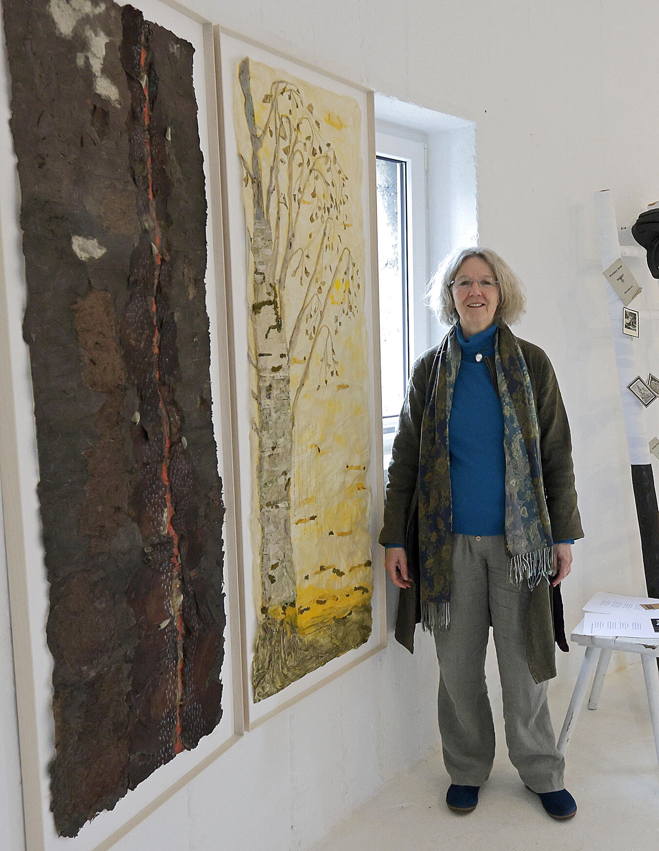"Christa Schumacher aus Xanten präsentiert Kunstwerke aus Spargelschalen"
