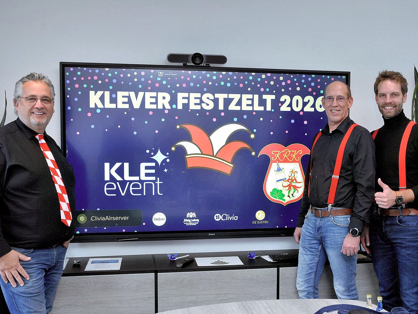 Christian Nitsch (Kle-Event), Jochen van Heek (KRK) und Steffen Bettray freuen sich schon jetzt auf schöne Veranstaltungen im Klever Festzelt. NN-Foto: Rüdiger Dehnen