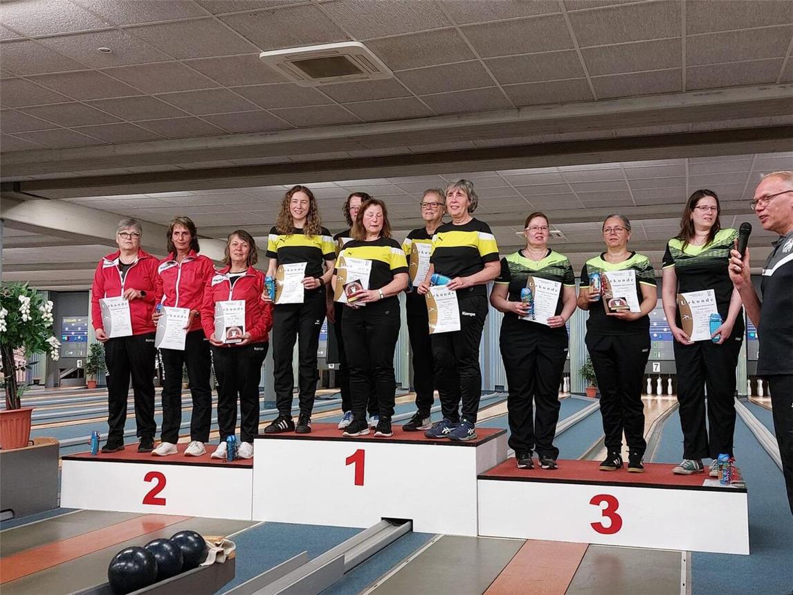 Damen A Verein: Die Kleverinnen erkämpften sich Silber. Foto: KKSG