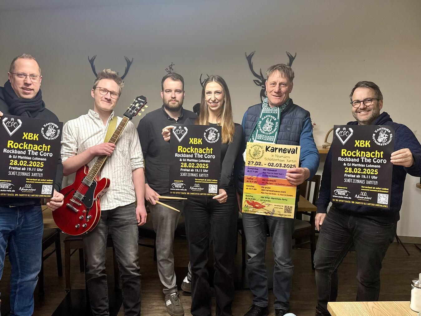 Das XBK lädt erneut zur Rocknacht Daniel Reis (XBK), Gitarrist Till Nagels, Schlagzeuger Stephan Nabbefeld, Sängerin Rebecca Janßen (alle The Coro), Werner van Gemmeren (XBK) und Festwirt Michael Neumaier (v.l.) freuen sich auf einen rockig-schönen Abend. NN-Foto: SP