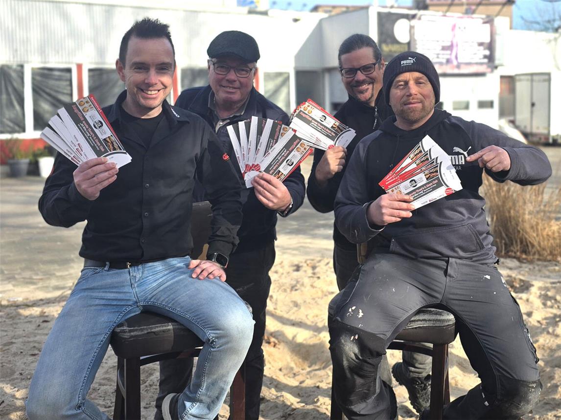 Daniel und Lothar Quartier, Tim Verfondern und Andreas Hert (v. l. n. r.) freuen sich. NN-Foto: HF