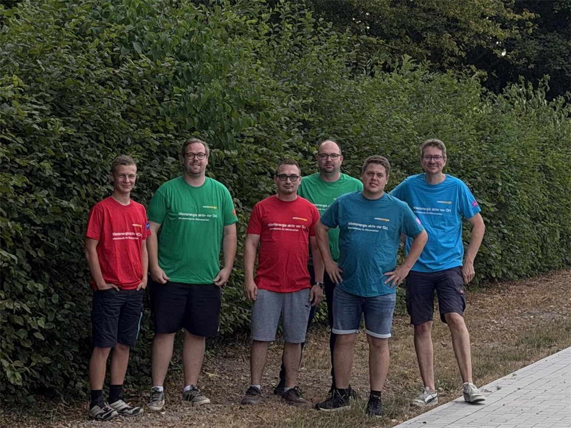 Dank der Unterstützung von Westenergie konnte der Verein DJK Grün-Weiß Appeldorn die Infrastruktur für ein neues Kamerasystem schaffen. Die ehrenamtlichen Helfer freuen sich über das erfolgreiche Projekt. Foto. Westenergie AG