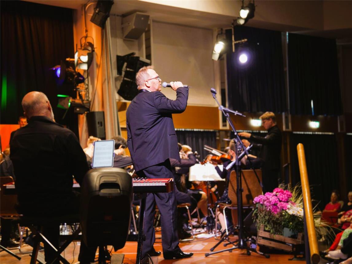 Das Abschlusskonzert „Night of Rees“ verfolgten 450 Besucher im Bürgerhaus Rees. Foto: Stadt Rees