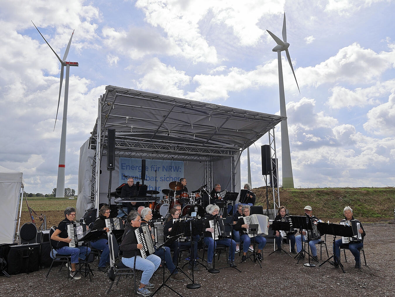 Das Akkordeonorchester Veen sorgte für die musikalische Unterhaltung. NN-Foto: Theo Leie