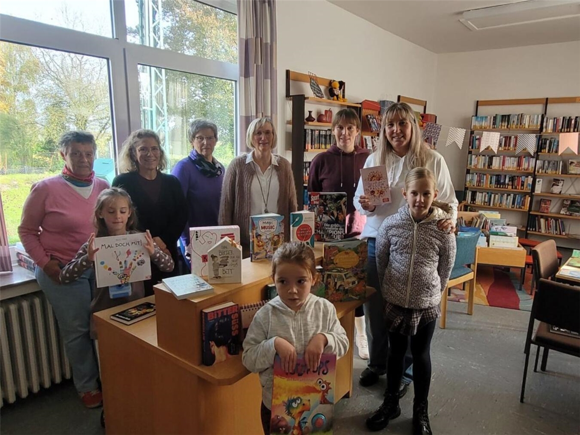 Das Bücherei-Team freut sich auf viele Gäste. Foto: privat
