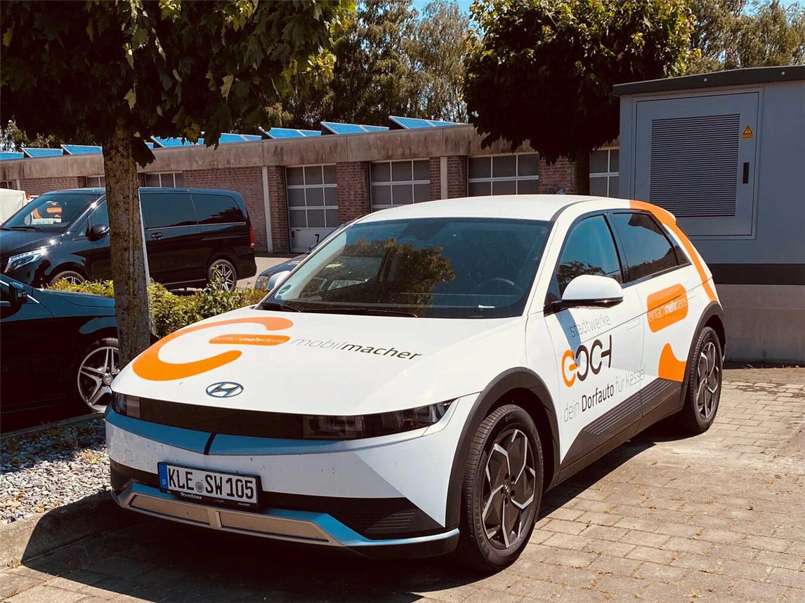 Das Dorfauto kann mithilfe der Stadtwerke Goch realisiert werden.Foto: Hönnekes