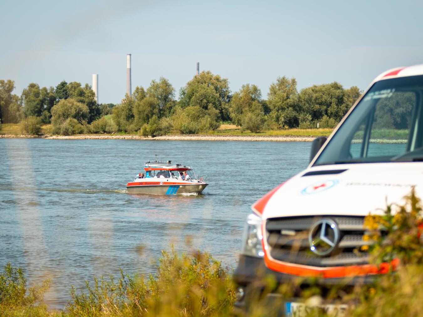 Das DRK-Rettungsboot „4life“ ist regelmäßig auf dem Rhein zwischen Rheinberg und Xanten unterwegs.Fotos: Chrisi Stark