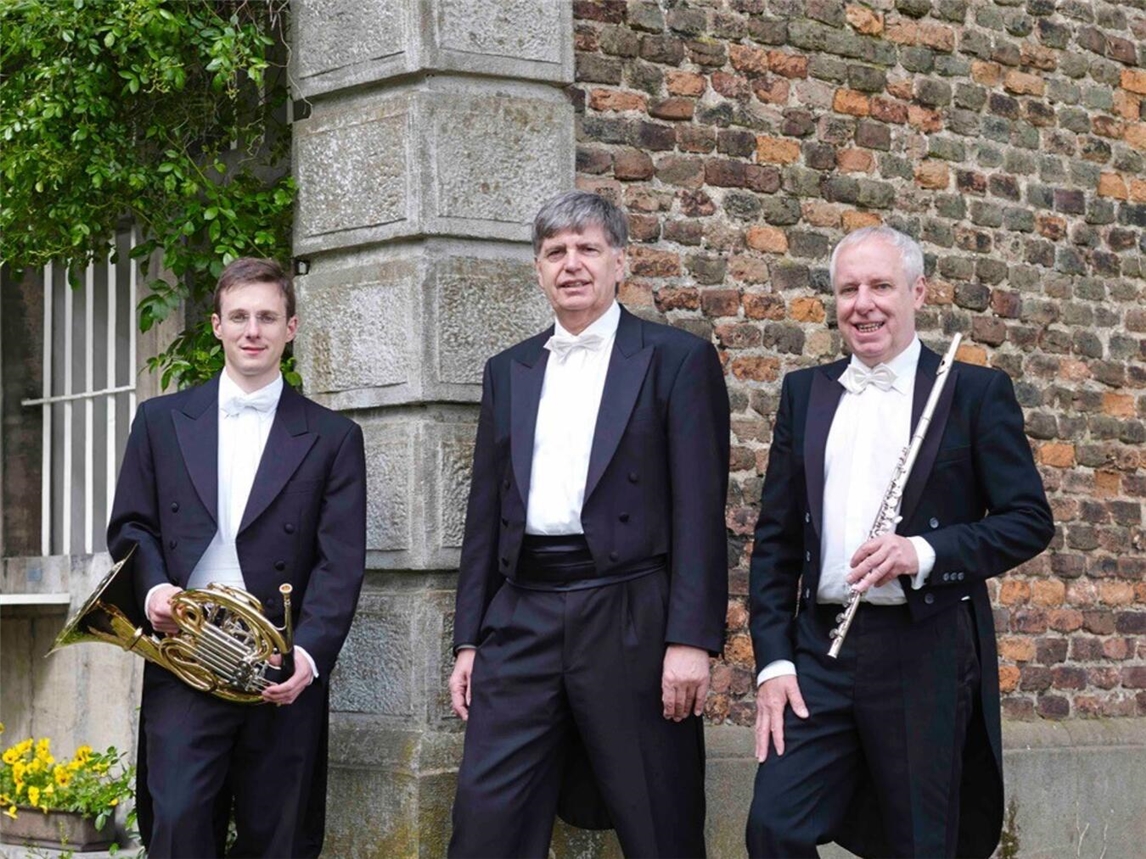 "Düsseldorfer Ensemble Musica Variata mit Querflöte, Horn und Orgel, Musiker Johannes Kohlhaus, Alejandro Arágon, Heinz-Jacob Spelmans."