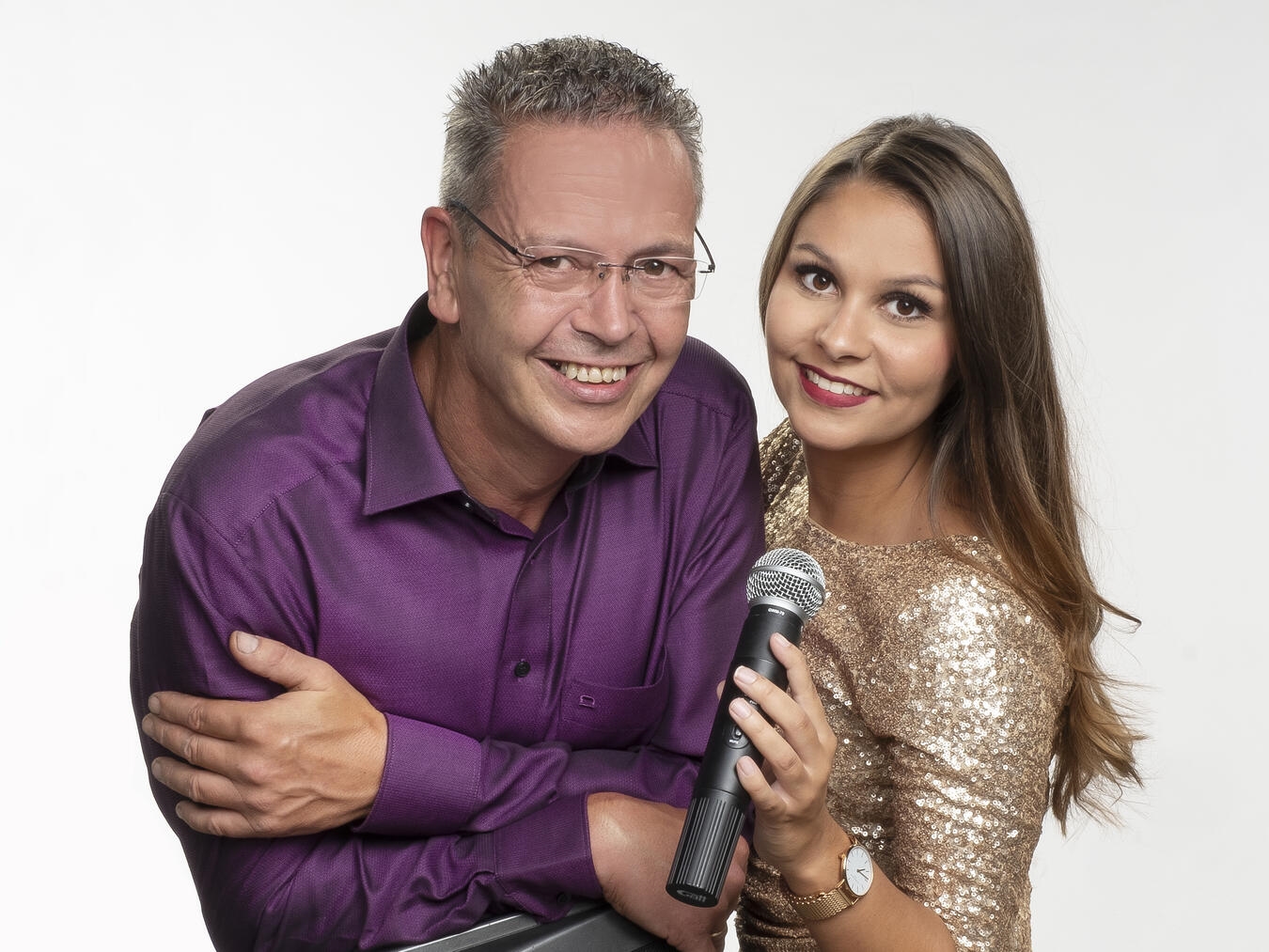 17. Veerter Brunnenfest mit neuem Konzept "Vivian und Peter vom Duo Flash performen stimmungsvolle Musik, beleben Straßenpflaster in Tanzfläche, garantieren gute Laune."