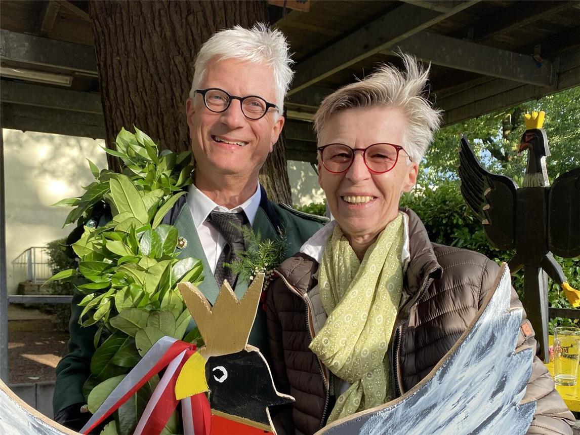 Das Ende der Regentschaft naht für König Manfred Langanke und Gattin Iris. Foto: Borussia 1848 Emmerich