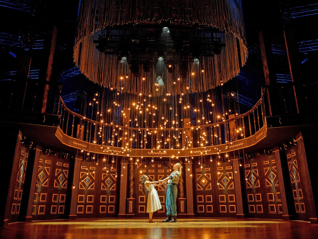 Das Erfolgs-Musical „Romeo & Julia – Liebe ist alles“ von Peter Plate & Ulf Leo Sommer, ist vom 12. bis 23. August in Köln zu sehen. Foto: Dominic Ernst