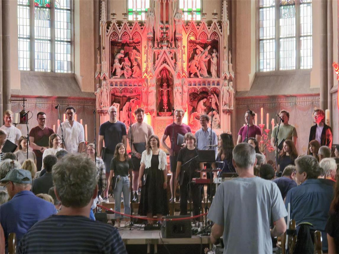 Das Eröffnungskonzert in der Halderner Kirche bietet am Donnerstag viel Frauenpower. NN-Foto: HF