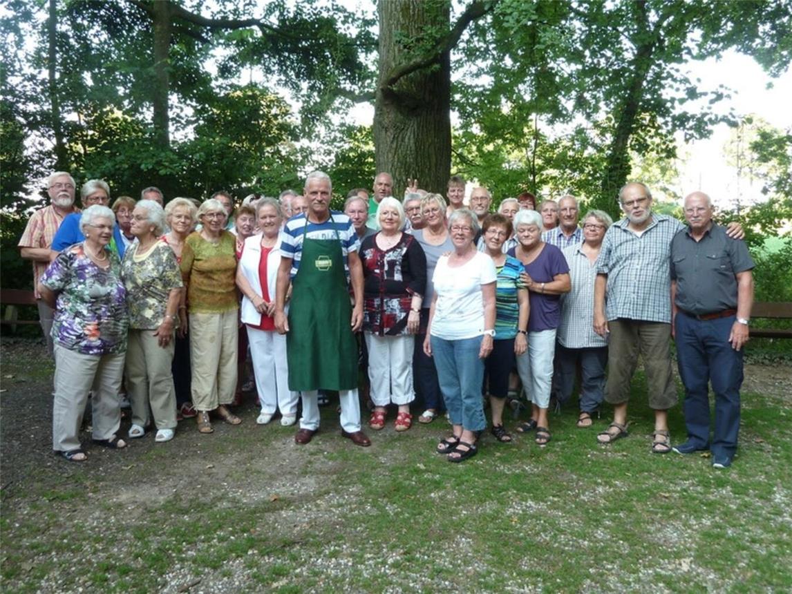 Das familiäre Miteinander und die Geselligkeit spielen eine große Rolle in der BSG – zum Beispiel beim jährlichen Vereinsgrillen.Fotos: BSG-Xanten