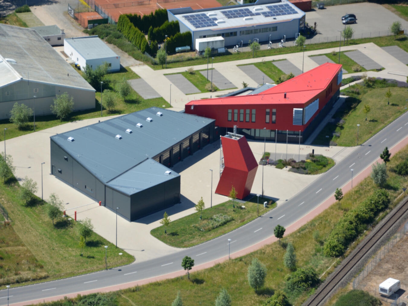 Das Feuerwehrgerätehaus in Alpen aus der Vogelperspektive. Foto: Freiwillige Feuerwehr Alpen