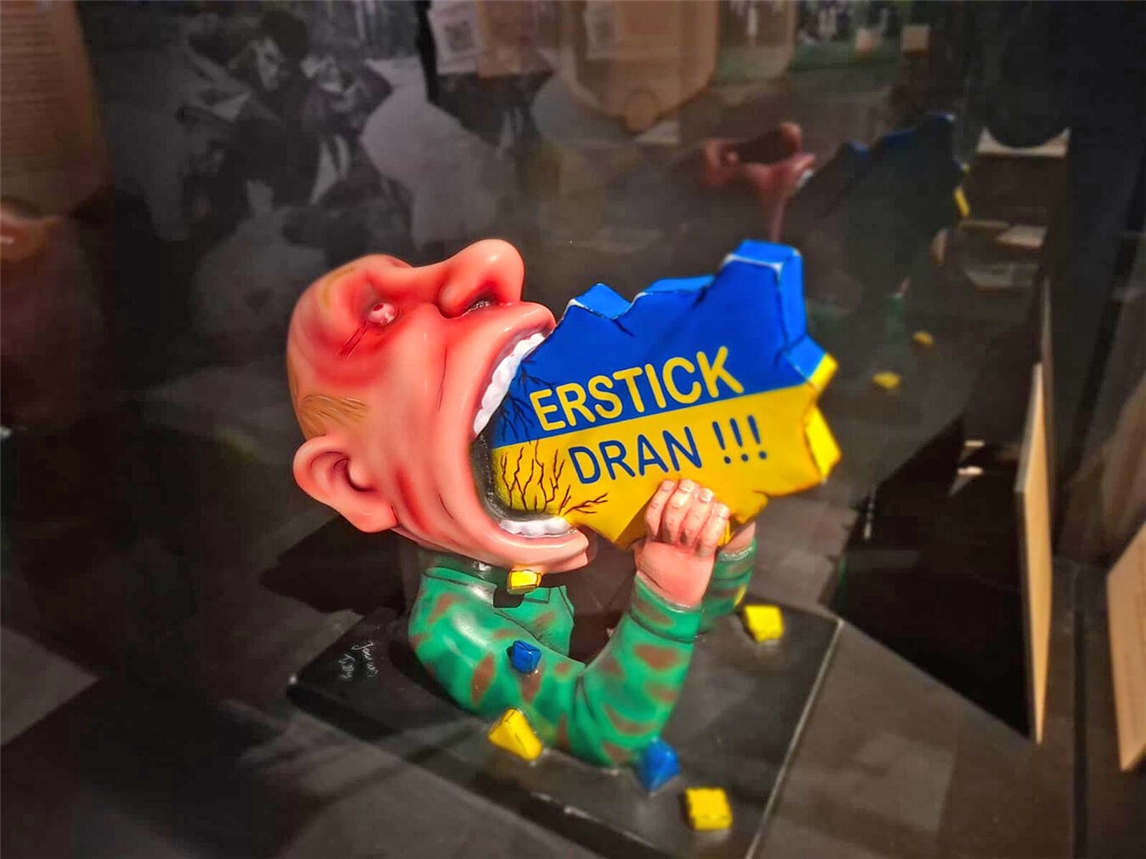 Das Freiheitsmuseum zeigt eine kleinere Version eines der umstrittenen Werke von Jacques Tilly. Foto: Freiheitsmuseum Groesbeek