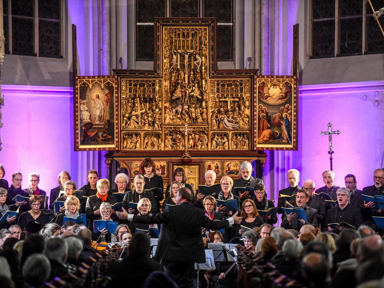Das Große Chorkonzert findet am Sonntag, 7. Dezember, um 18 Uhr in der Pfarrkirche St. Peter und Paul zu Straelen statt.Foto: Markus van Offern