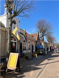 Das hübsche Zentrum von West-Terschelling lädt mit seinen gemütlichen Straßen zu...