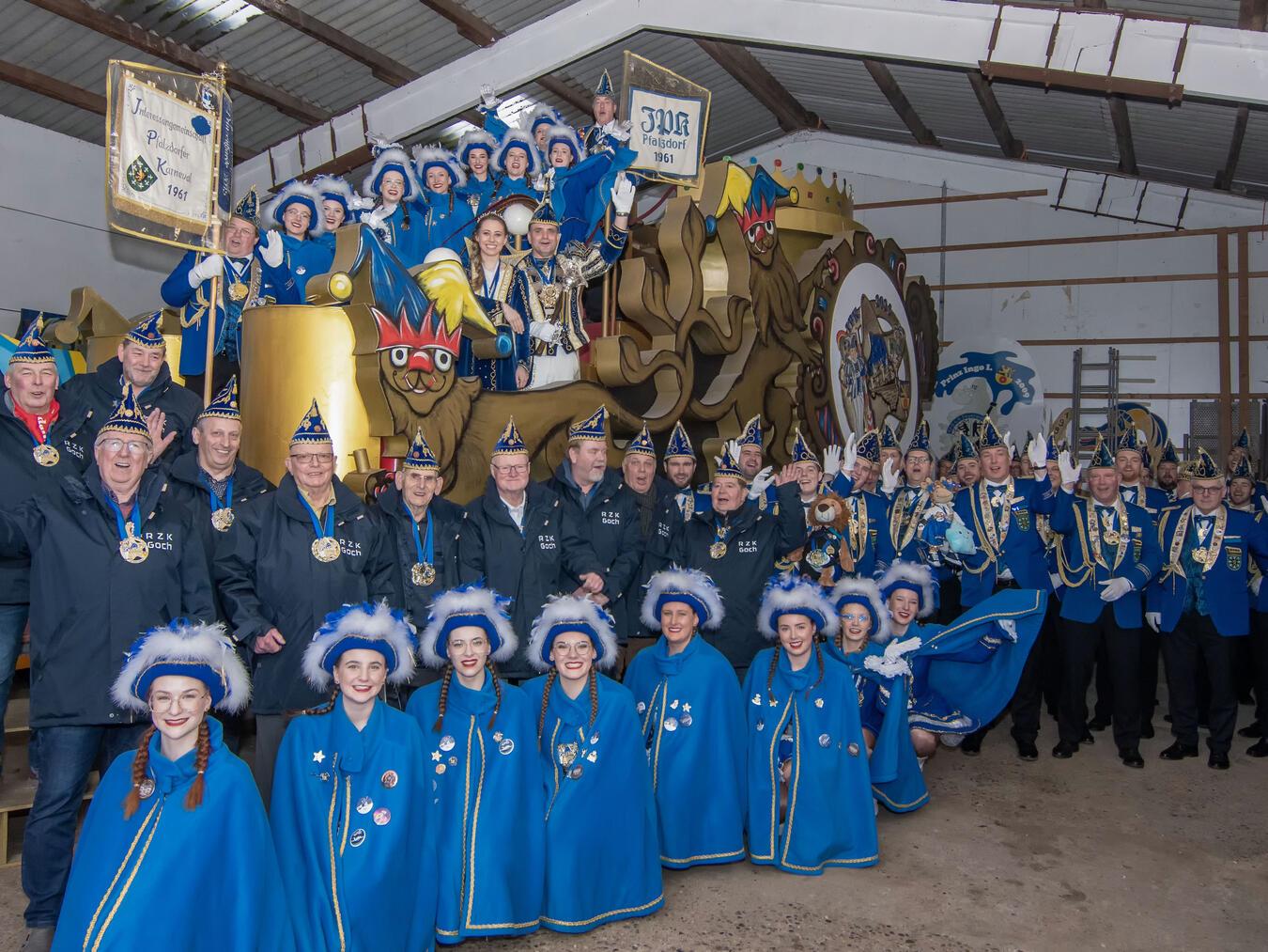 Das ist Tradition: Die „Schockelprobe“ des RZK-Prinzenwagens. NN-Foto: Gerhard Seybert