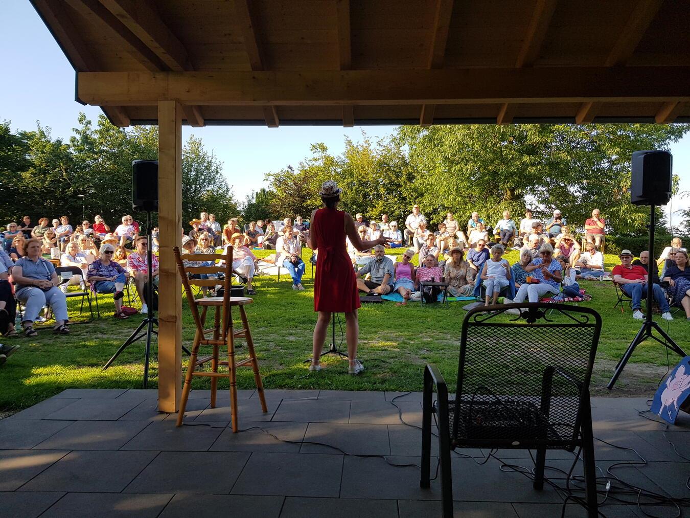 Das Kulturpicknik mit den Zwei Schoenen vom See und ihrem Gast Paula Becker war wieder ein voller Erfolg.  Foto: privat