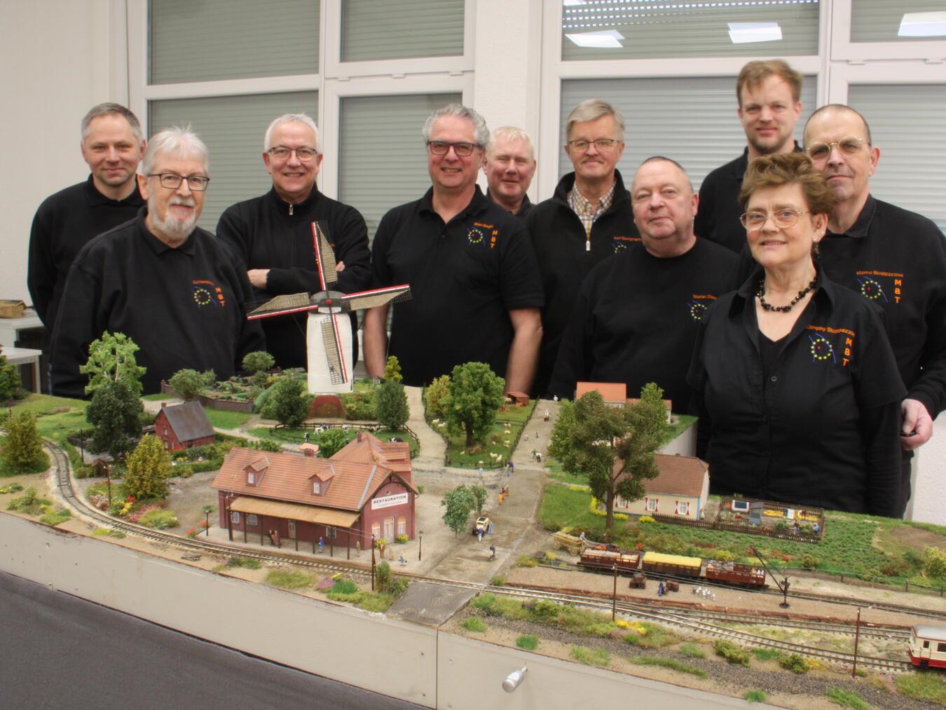 Modellbauausstellung in
Auwel-Holt steht vor der Tür Das Modellbauteam Rhein-Maas lädt herzlich zur Modellbauausstellung ein. Fotos: MBT