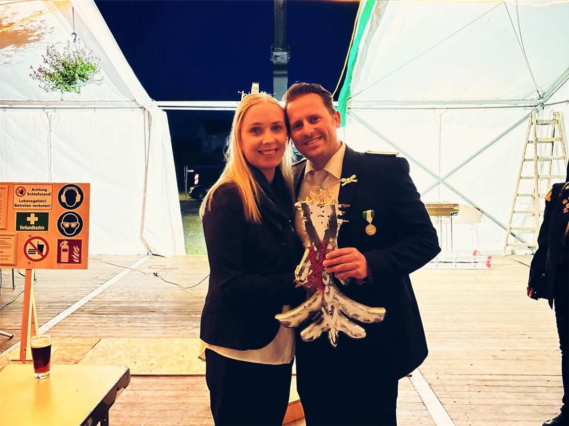 "Königspaar Linda und Stefan Verriet beim Bürgerschützenverein Till-Moyland Fest"