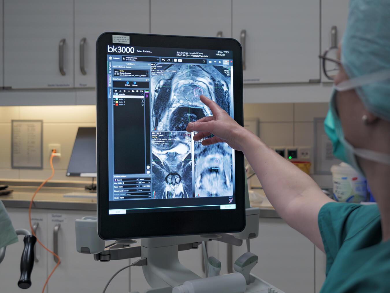 Das neue Sonographiegerät im Einsatz. Foto: Matthias Wiederstein