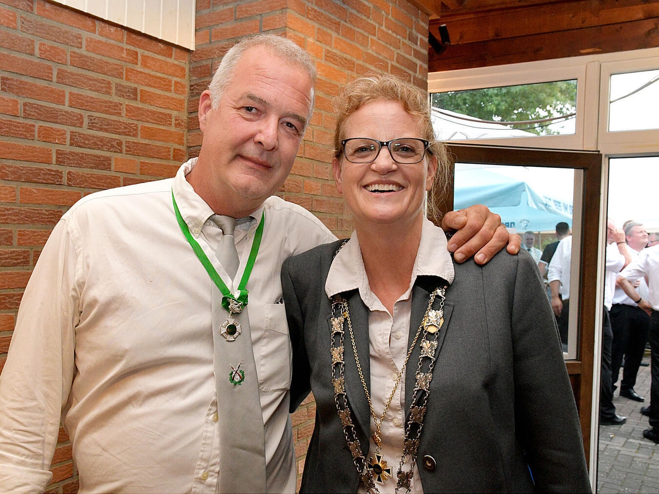 "Königspaar Marc I. und Sandra I. van der Zweep beim Königsschießen am 12. September, gespannt auf Nachfolger"