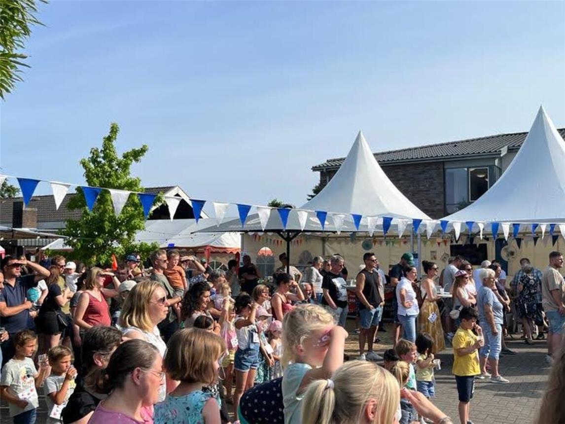 Das Orga-Team der IPK Pfalzdorf hat wieder ein abwechslungsreiches Programm auf die Beine gestellt. Die Impressionen aus dem vergangenen Jahr zeigen, dass die Gäste diesen Einsatz zu schätzen wissen. Auch in diesem Jahr ist wieder Koos van Rij (Bild oben) dabei.Fotos: privat