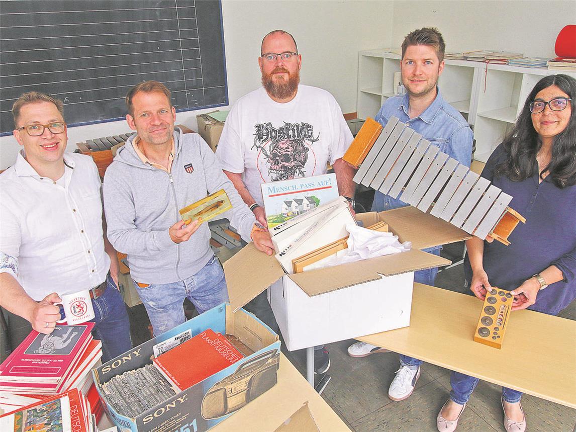 Das Orga-Team für das Schulfest: (v. l) Dennis Richter, Philipp Oerding, Stefan van Wickern, Martin Külkens und Stephanie Weidemann.Fotos: Theo Leie