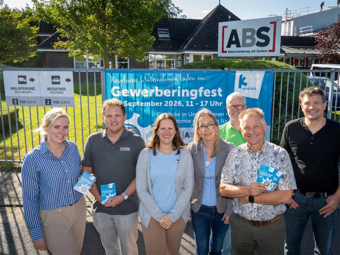 "Orga-Team Gewerberingfest Kevelaer: M. Schatorjé, F. Brocks, D. Cox, Y. Pauk, M. Boll, L. Beckers, H. Brinkmann. Foto: G. Seybert"
