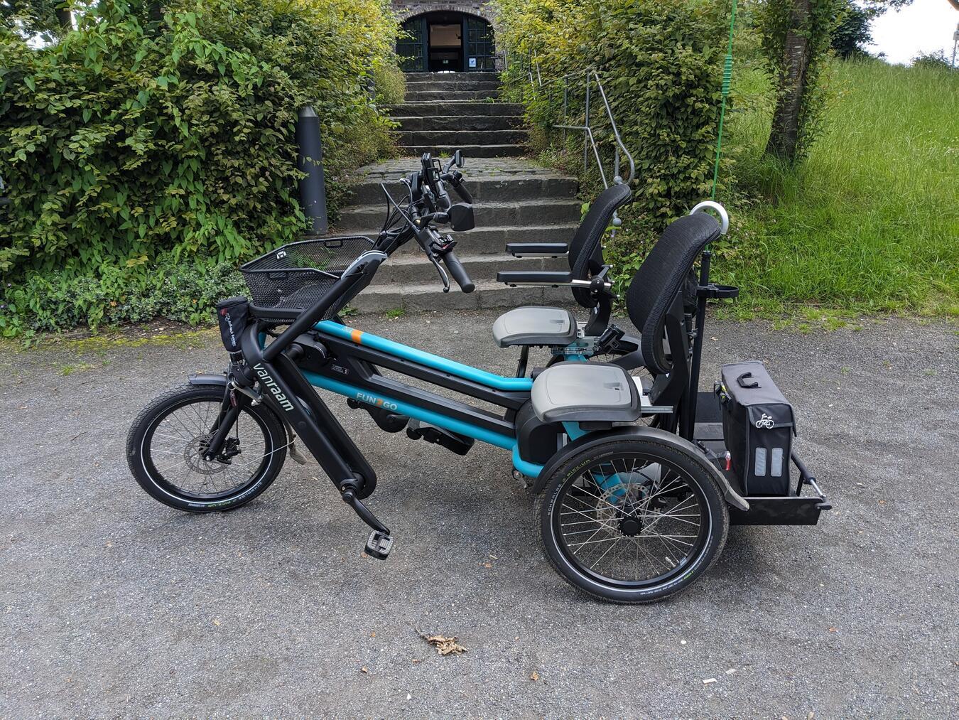 Das Paralleltandem soll Uedemern mit körperlichen Behinderungen die Fortbewegung erleichtern. Foto: privat