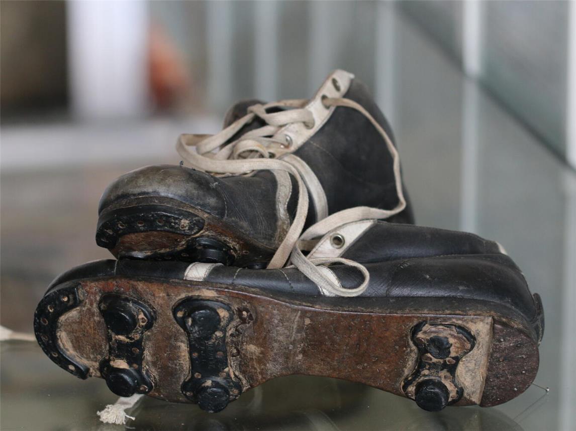 Das Patent für die Schraubstollen hatte lange Zeit das Klever Unternehmen Kogelboom. Foto: Schuhmuseum