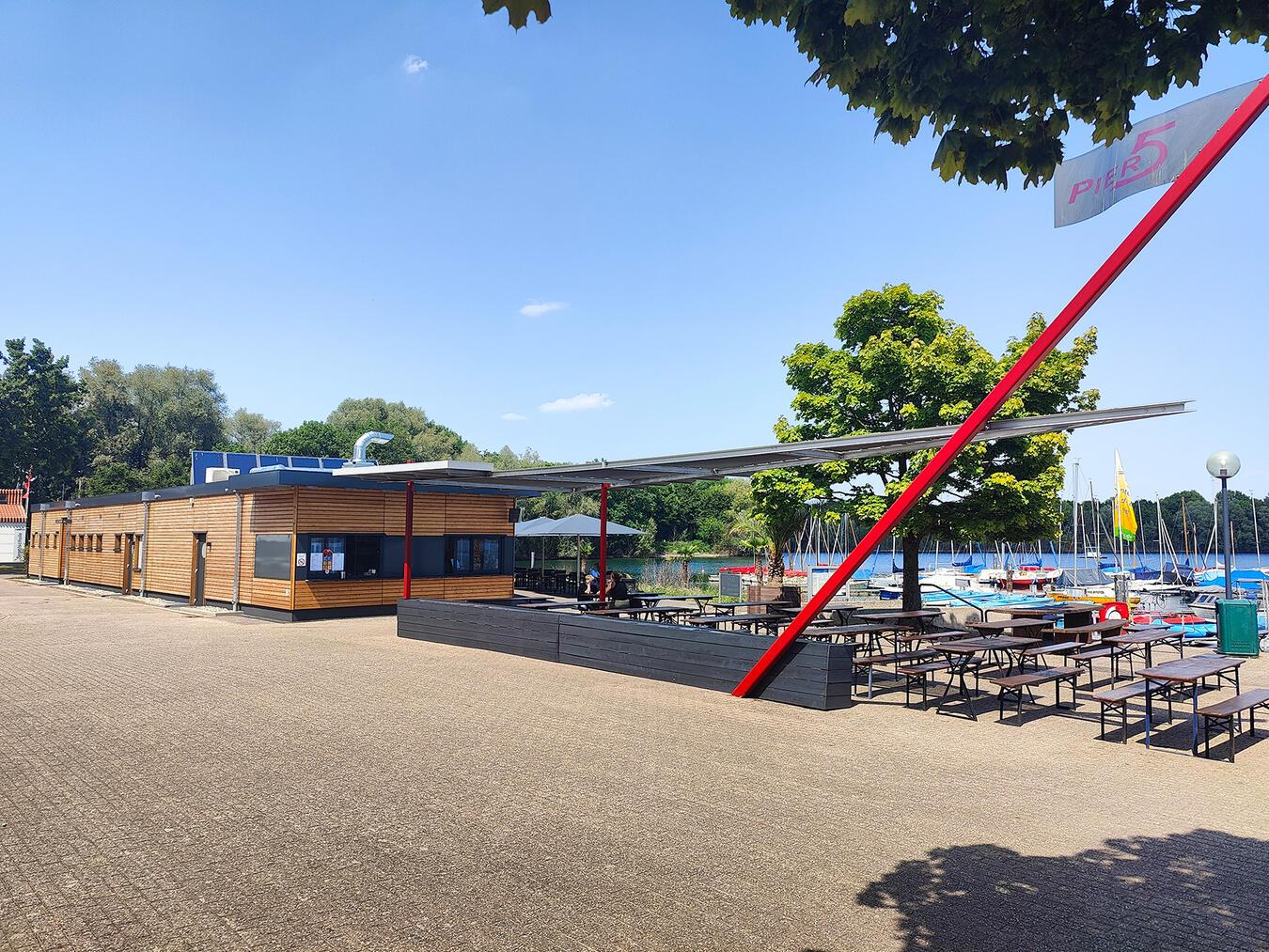 Das PIER5 am Hafen in Vynen wurde nach einem Brand komplett wieder aufgebaut. Foto: FZX